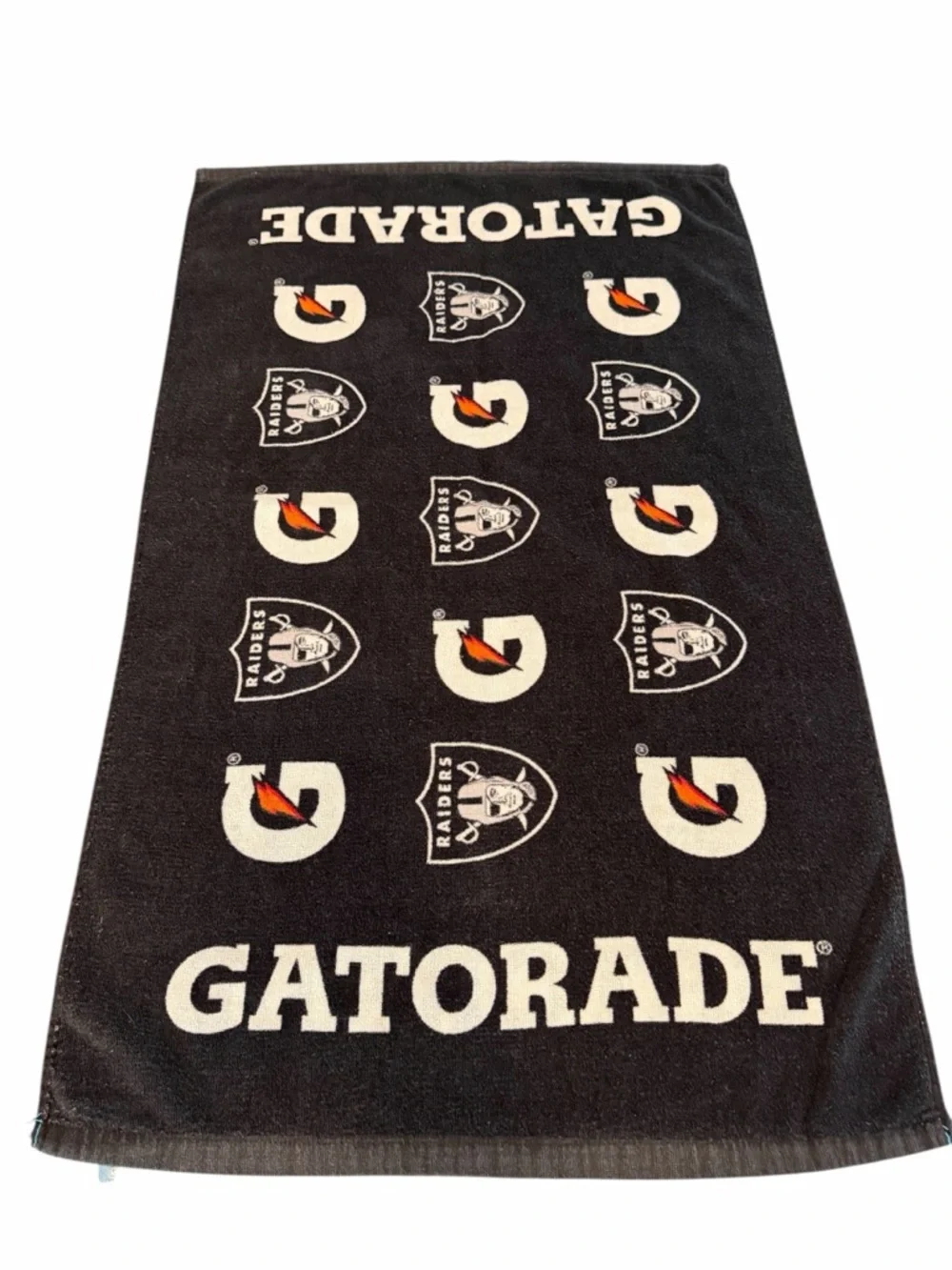 Gatorade Las Vegas Raiders Football NFL Pro Team Bi-Color Towel 22
